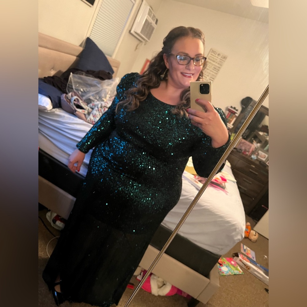 Plus Backless Bow Back Split Thigh Sequin Prom Dr… - image 3